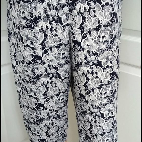 Floral Capri Pants with Pockets by Alia Petite - Picture 3 of 14